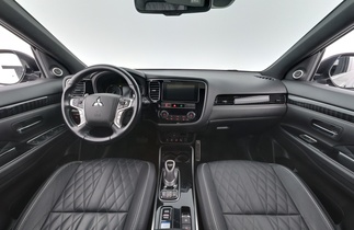 Mitsubishi Outlander PHEV vaihtoauto