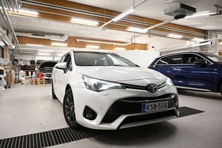 Toyota Avensis vaihtoauto