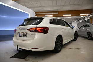 Toyota Avensis vaihtoauto