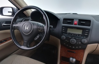 Honda Accord vaihtoauto