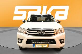 Toyota Hilux vaihtoauto