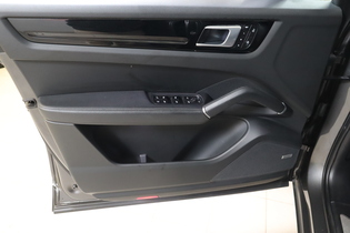 Porsche Cayenne vaihtoauto