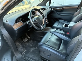 Tesla Model X vaihtoauto