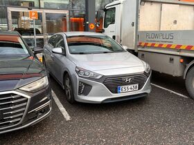 Hyundai IONIQ hybrid vaihtoauto