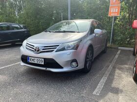 Toyota Avensis vaihtoauto