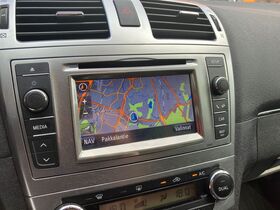 Toyota Avensis vaihtoauto