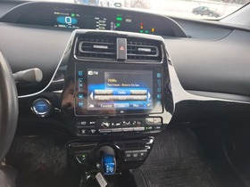 Toyota Prius Plug-in vaihtoauto