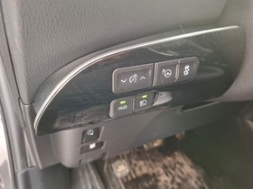 Toyota Prius Plug-in vaihtoauto