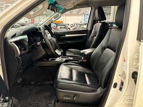 Toyota Hilux vaihtoauto
