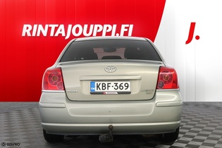 Toyota Avensis vaihtoauto