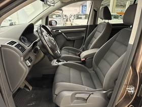 Volkswagen Touran vaihtoauto