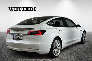 Tesla Model 3 vaihtoauto