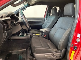 Toyota Hilux vaihtoauto