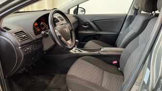Toyota Avensis vaihtoauto