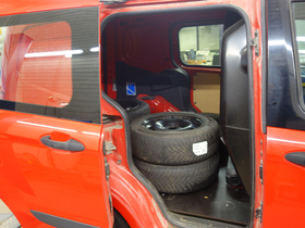 Ford Transit Courier vaihtoauto