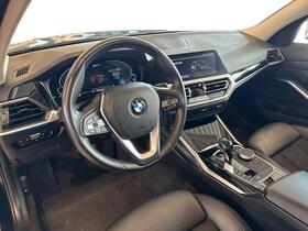 BMW 330 vaihtoauto