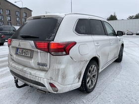 Mitsubishi Outlander PHEV vaihtoauto