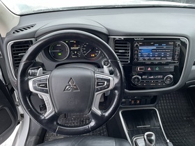 Mitsubishi Outlander PHEV vaihtoauto