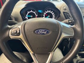 Ford Transit Courier vaihtoauto