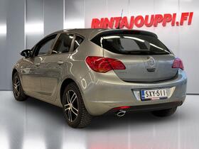 Opel Astra vaihtoauto