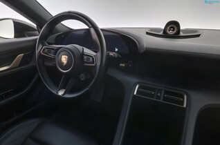 Porsche Taycan vaihtoauto