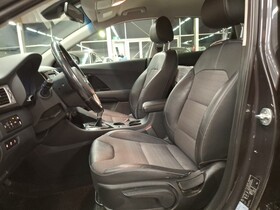 Kia Niro plug-in vaihtoauto