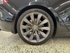 Tesla Model S vaihtoauto