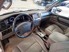 Toyota Land Cruiser vaihtoauto