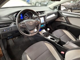 Toyota Avensis vaihtoauto