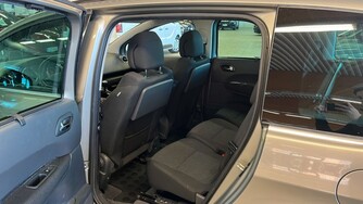 Peugeot 5008 vaihtoauto