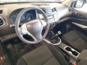 Nissan Navara vaihtoauto