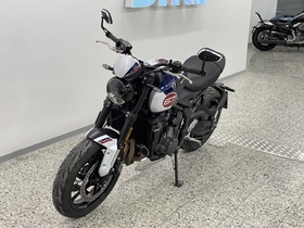 Triumph TR vaihtoauto