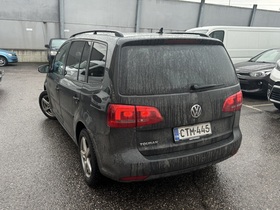Volkswagen Touran vaihtoauto
