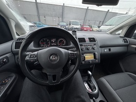 Volkswagen Touran vaihtoauto