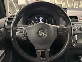 Volkswagen Touran vaihtoauto