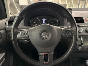 Volkswagen Touran vaihtoauto