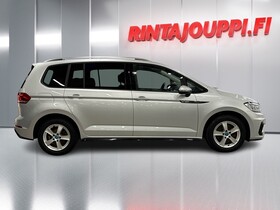 Volkswagen Touran vaihtoauto