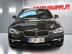 BMW 330 vaihtoauto