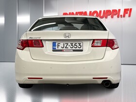 Honda Accord vaihtoauto
