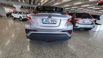 Toyota C-HR vaihtoauto