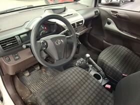 Toyota iQ vaihtoauto