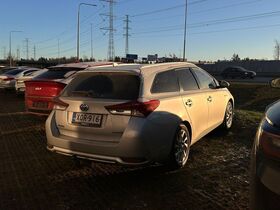 Toyota Auris vaihtoauto