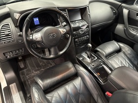 Infiniti FX30d vaihtoauto