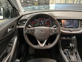 Opel Grandland X vaihtoauto
