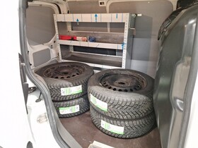 Ford Transit Connect vaihtoauto