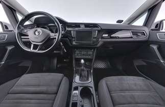 Volkswagen Touran vaihtoauto