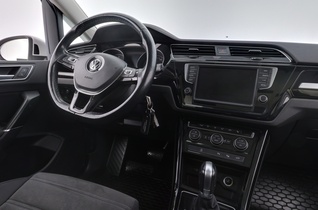 Volkswagen Touran vaihtoauto