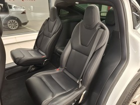 Tesla Model X vaihtoauto