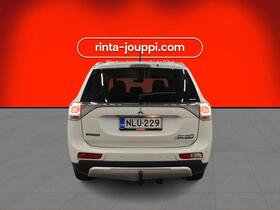 Mitsubishi Outlander PHEV vaihtoauto