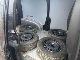 Volkswagen Caddy Maxi vaihtoauto